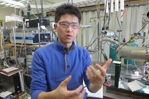 Yue Qiu, a graduate student of Mark Ediger, uses vacuum deposition to make experimental compounds for organic light-emitting diodes, such as those found in Samsung smartphones.