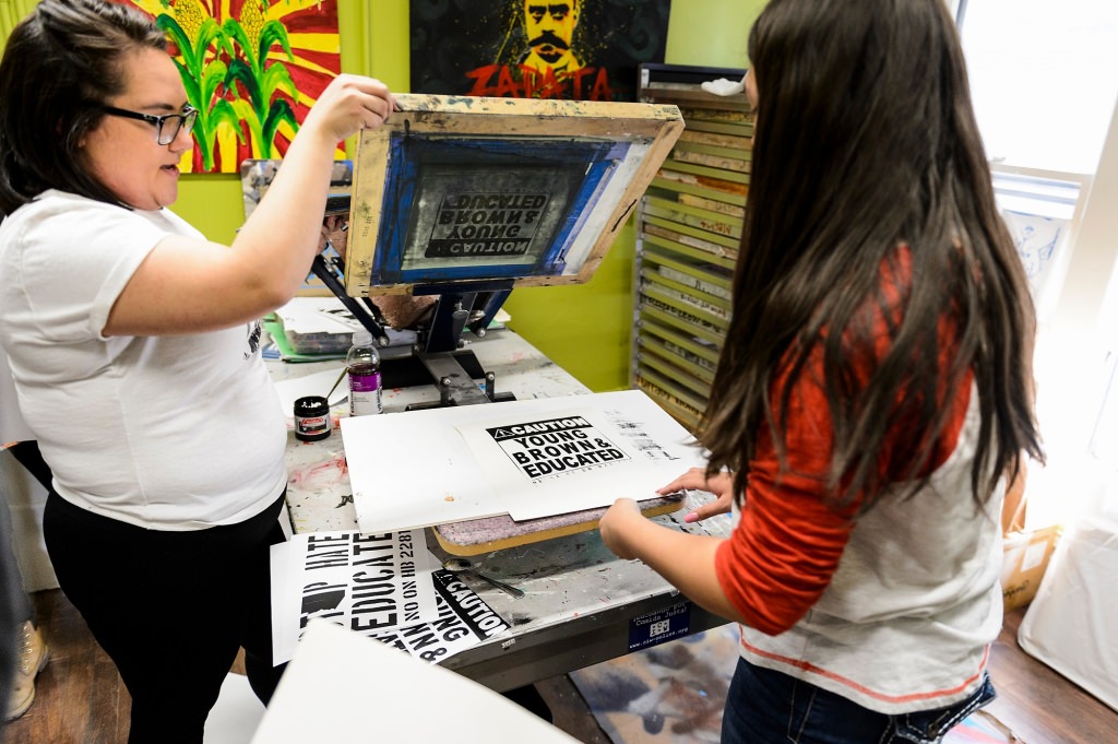 Photo: Screen printing demonstration