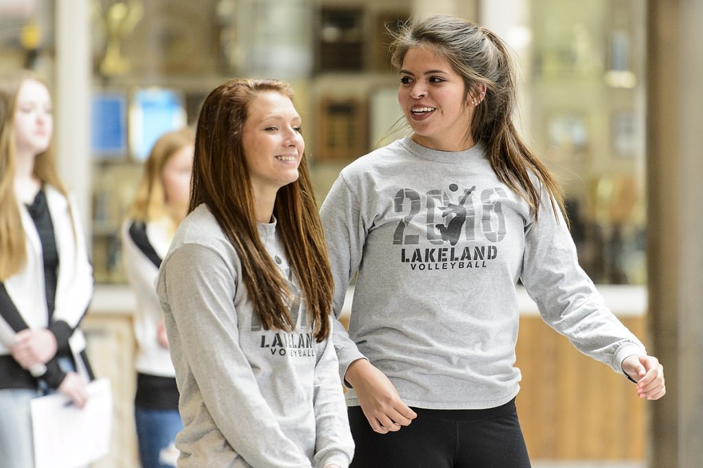 Kenadi Mayo, student at Lakeland Union High School in Woodruff, WI and member of the Chippewa tribal community, speaks to a group of junior high students on May 1, 2017. Mayo is a participant in the Tribal Technology Institute outreach program created by the Division of Information Technology (DoIT) at the University of Wisconsin–Madison, which is designed as a college pipeline program for members of the Oneida Nation and Lac du Flambeau tribal communities in northern Wisconsin. In the program, students learn computer coding, website design and multimedia skills while working with mentors and completing internships. Additionally, the students spend time at the UW–Madison campus. (Photo by Bryce Richter / UW–Madison)