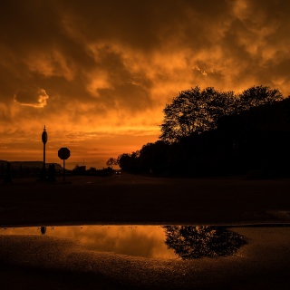 A golden sunset marked the end of the first day of the seminar. Following a meal in the historic Trempealeau Hotel, participants stood on the banks of the Mississippi ad watched as darkness fell across Wisconsin and the last light of the day began to fade from Minnesota.