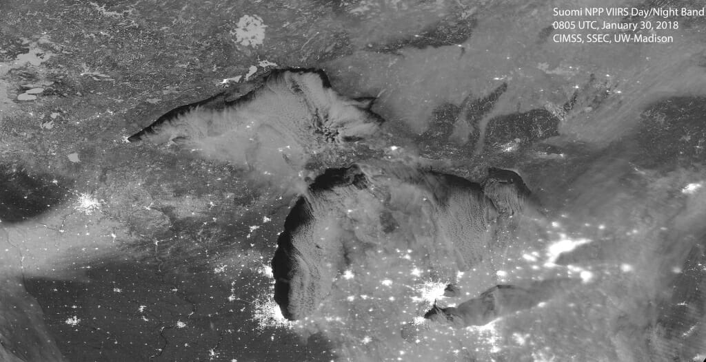 Photo: Satellite image of U.S. Great Lakes region