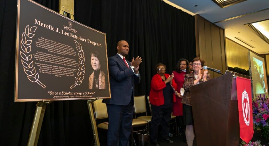 Photo: Dignitaries unveiling plaque